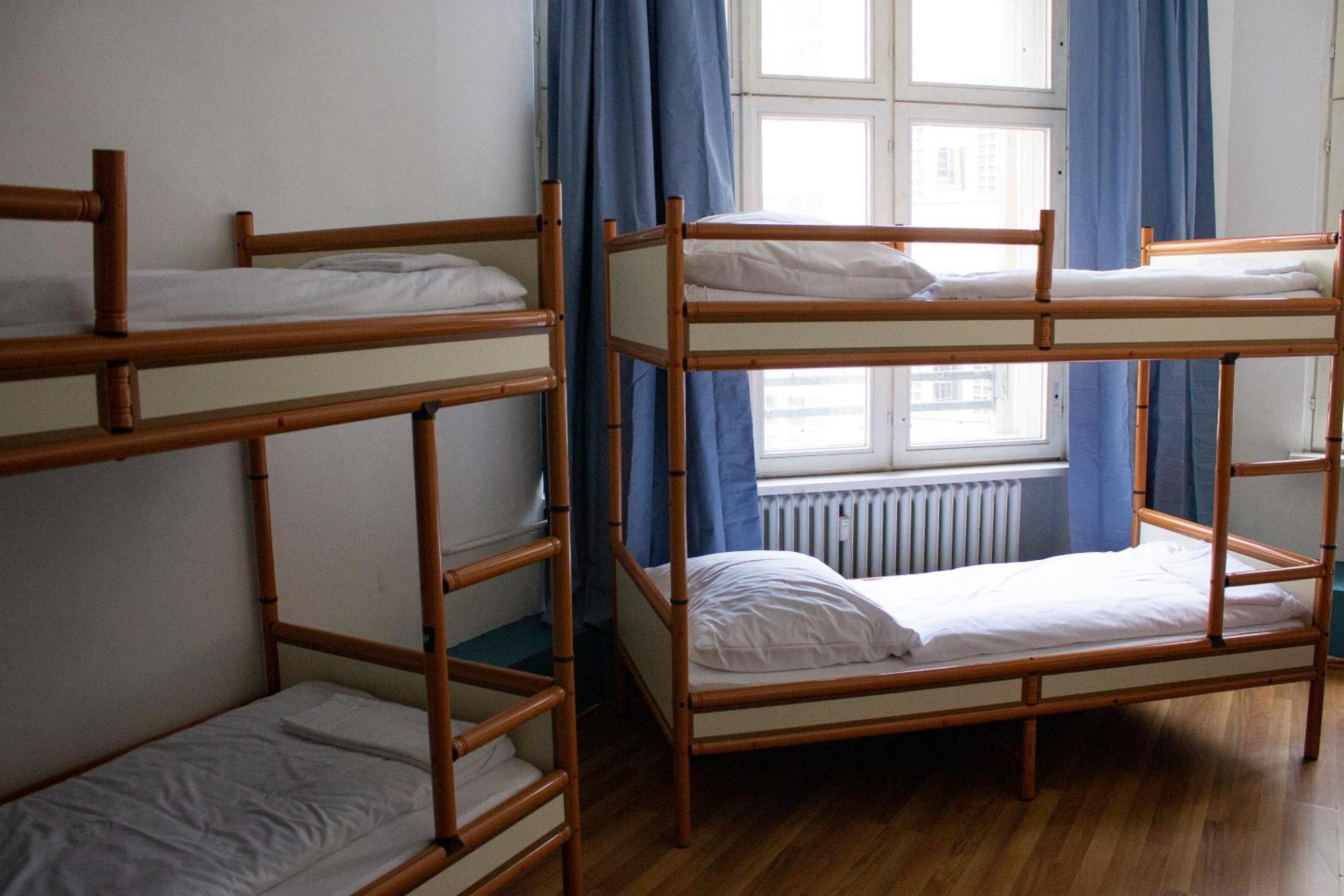 Single Bed Mixed Dormitory Room